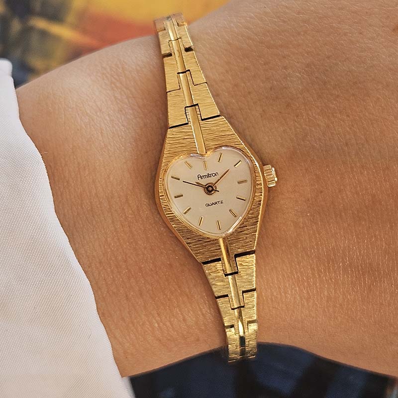 Vintage quintel ladies heart gold tone watch NEW BATTERY Quintel Women Wristwatches for sale | eBay main image 4