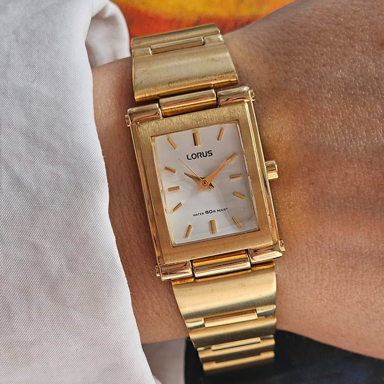Vintage rectangular Lorus reloj para mujeres con brazalete de tono