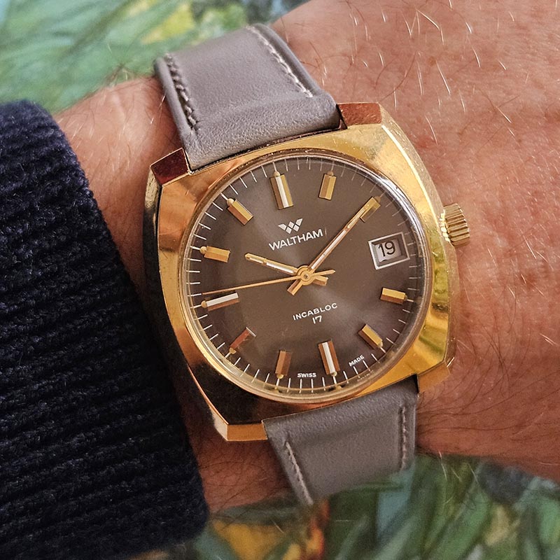 Vintage Waltham Incabloc 17 Jewels Date Watch for Men Swiss-Made