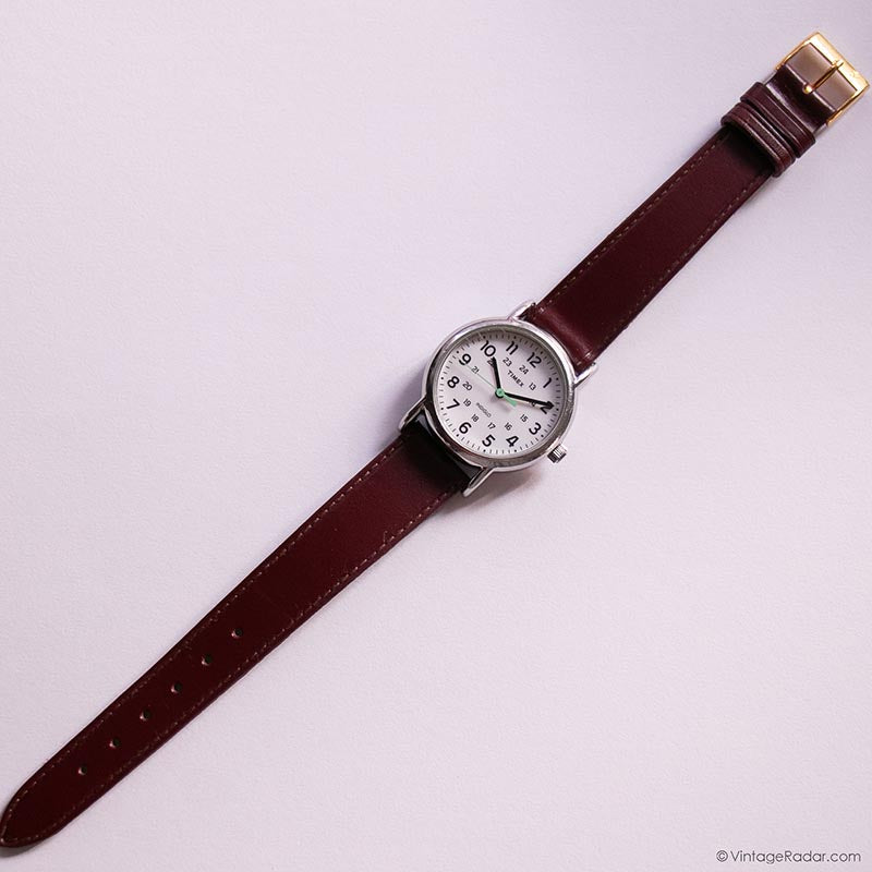 Vintage 31mm Timex Indiglo Weekender Watch with Green  display picture 1
