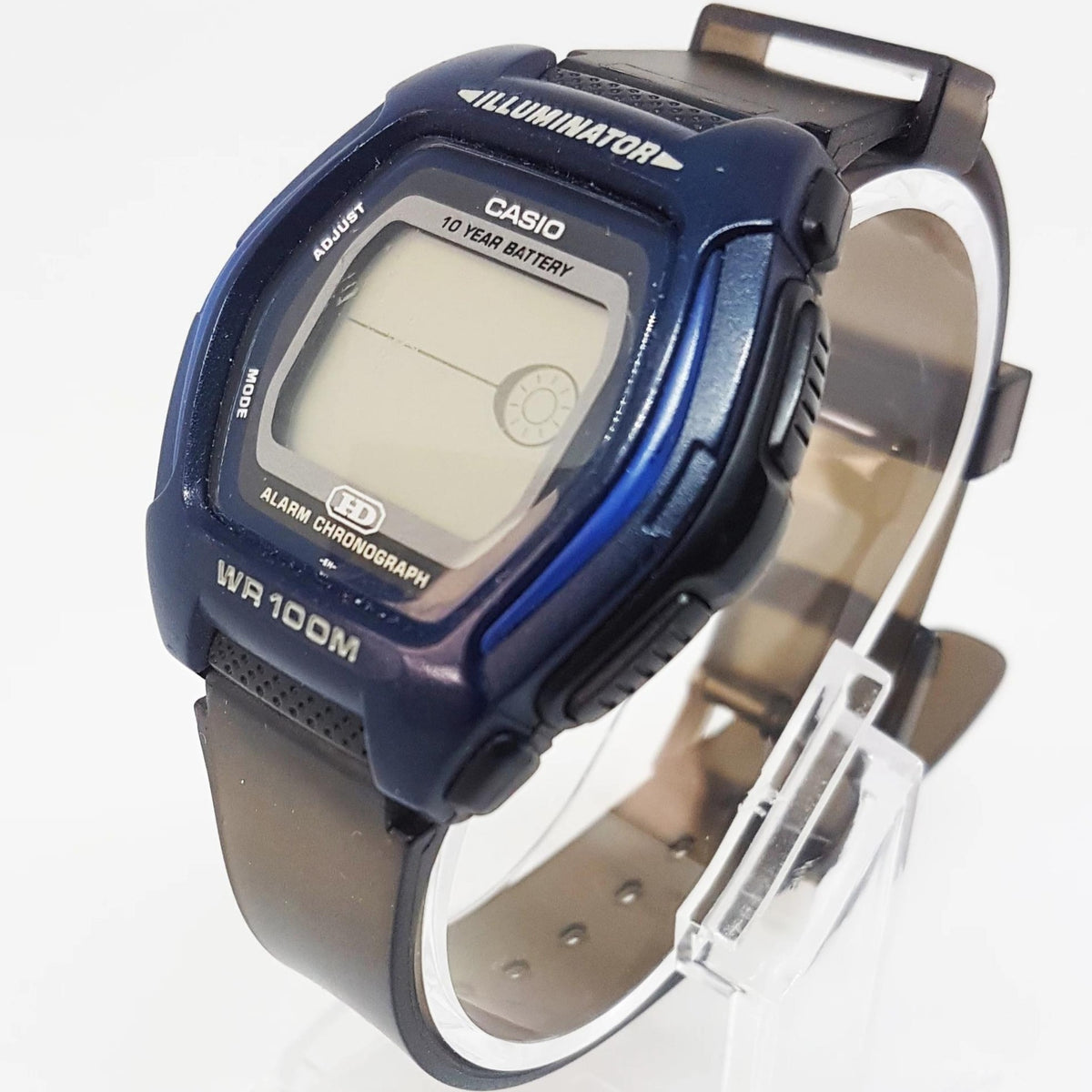 Casio W-101 2684 Vintage Watch  WR50 Alarm Illuminator Casio Watch –  Vintage Radar