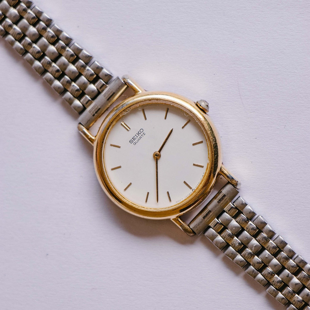 Vintage Gold-tone Seiko Quartz Watch 2Y00-0A50 Seiko Women's