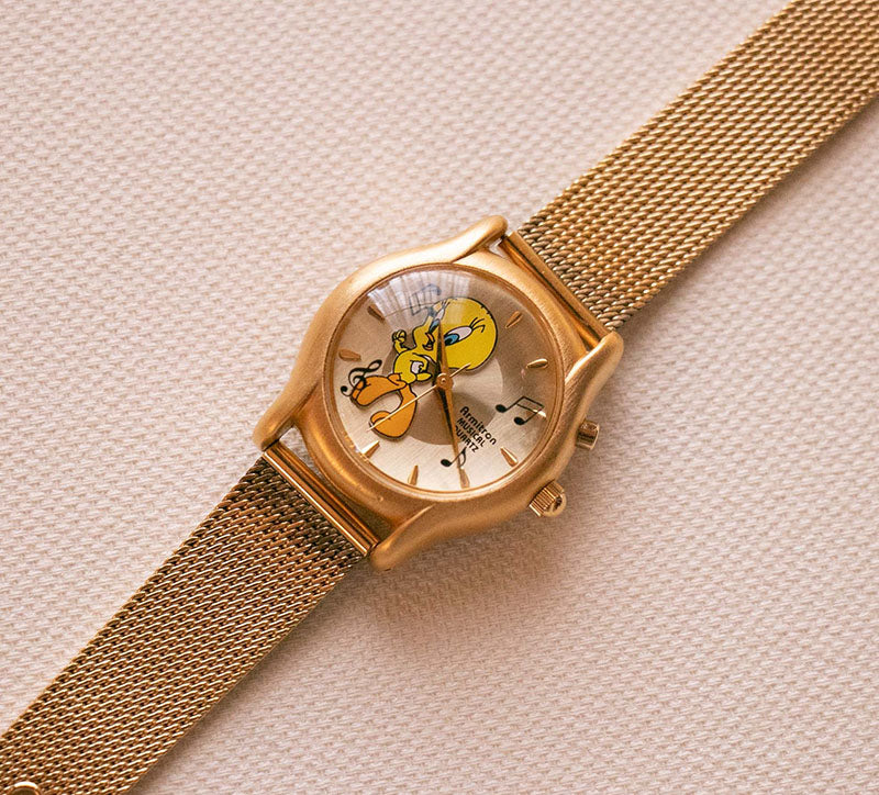 Gold tone Armitron Musical Tweety Bird Watch 90s Looney Tunes