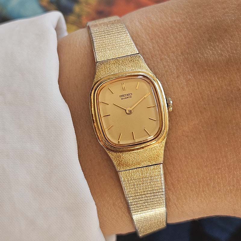 Tono de oro vintage Seiko Tanque reloj para ella Rectangular