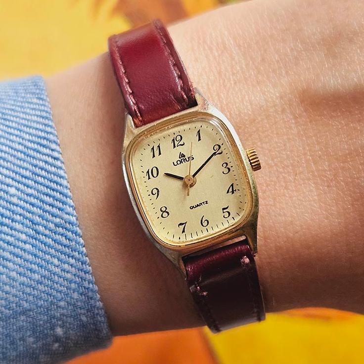 Tiny Vintage Rechteck Lorus Damen Uhr'Mit Champagner -Zifferblatt