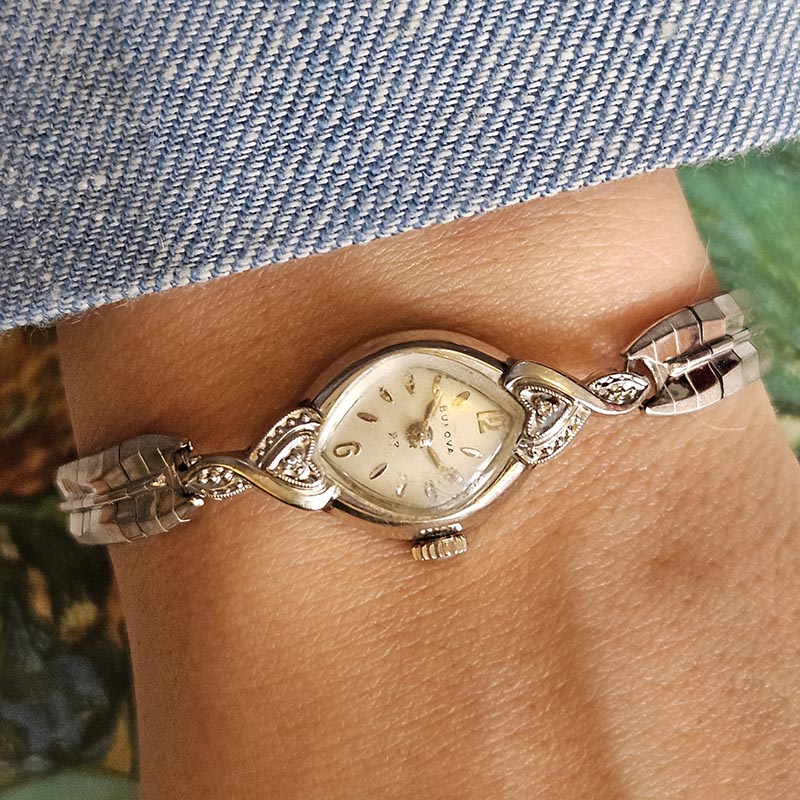 antique ladies dress watch 1960s Vintage Bulova Rolled Gold Plated for Her 23 Jewels with 60 natural diamonds Size:20