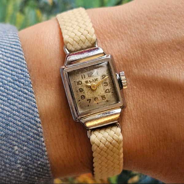 Tiny Vintage Rectangular Elix Watch for Women with Mechanical Movement