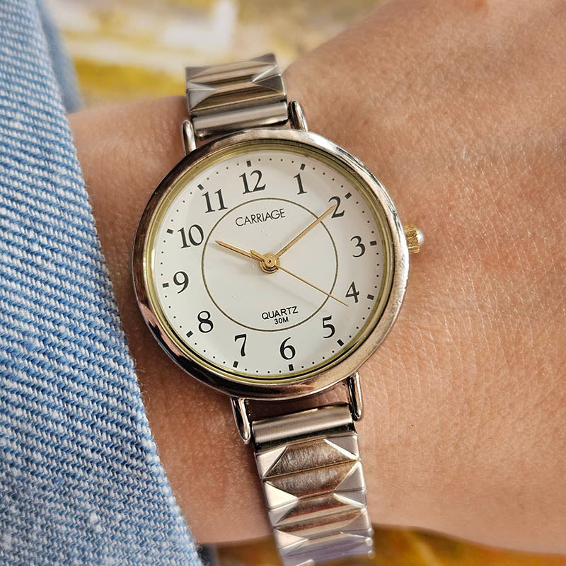 Vintage minimalistische silberfarbene Wagenquarz Uhr Für Frauen