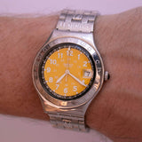 Vintage 1997 Swatch Irony ygs409c feliz Joe amarillo reloj