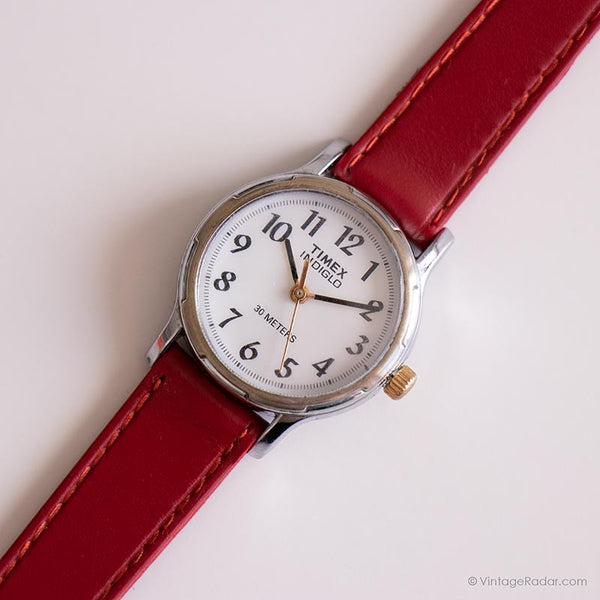 خمر صغيرة Timex مشاهدة للسيدات | ساعة حزام أحمر نغمة