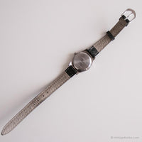 Chariot vintage par Timex montre Pour elle | Montre-bracelet à la date argentée