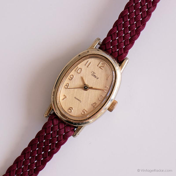 Elegante ovalo ovale vintage di Timex | Orologio da polso di moda da donna