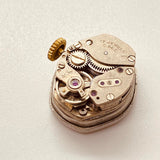ساعة Small Lady De Luxe 17 Jewels لقطع الغيار والإصلاح - لا تعمل