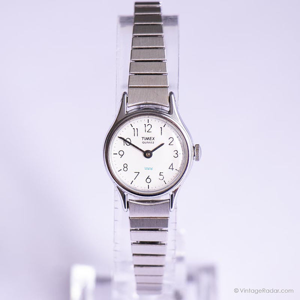 كلاسيكي Timex ساعة الكوارتز للسيدات | ساعة غير رسمية من الفضة الفضية