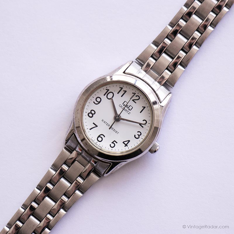 Vintage Q Q Office Watch for Women Round Dial Analog Watch
