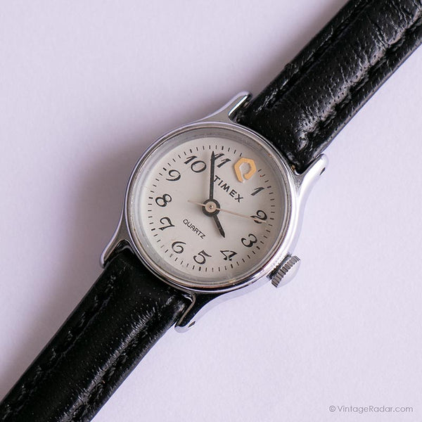 Cadran gris vintage Timex Q montre | Minuscule argenté montre Pour dames
