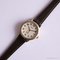 Vintage Round Dial Datum Uhr von Timex | Brauner Lederband Uhr