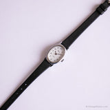 Óvalo vintage Timex Cuarzo reloj | Dial en blanco y negro reloj para ella