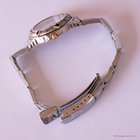 ساعة كوارتز كلاسيكية باللون الفضي من تصميم لوسيان بيكارد للنساء