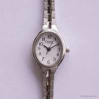 Tono plateado vintage Caravelle Bulova reloj | Estuche ovalado reloj para mujeres