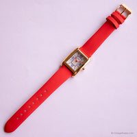 Tono de oro vintage Isaac Mizrahi Damas rectangulares reloj con correa roja