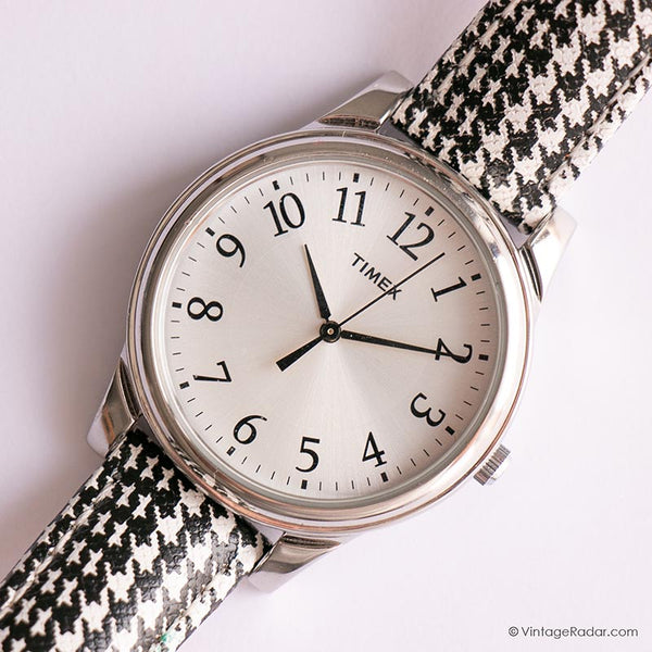Sily-tone vintage Timex montre avec une sangle de motif en forage
