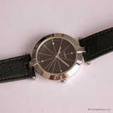 Vintage noir Timex Dames montre avec sangle en cuir noir