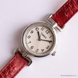 Tiny Vintage Silver-Tone Timex Uhr für Damen mit dunkelrotem Gurt