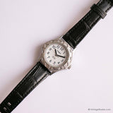 Klassiker Vintage Timex Quarz Uhr Für Frauen mit schwarzem Lederband