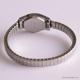 Piccolo ovale Timex Q Watch for Women | Orologio da tono d'argento vintage per lei