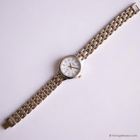 Chariot à tons d'argent vintage montre pour les femmes avec un bracelet à tons d'argent