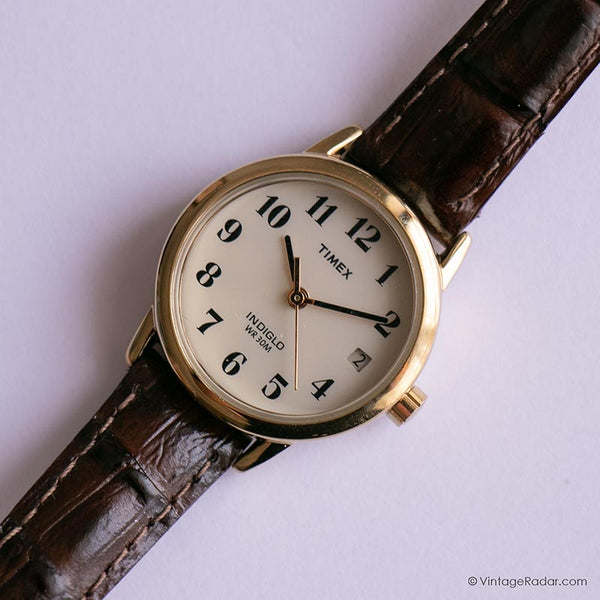 نغمة ذهبية كلاسيكية Timex ساعة انديجلو للنساء بحزام بني عتيق