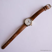 كلاسيكي Timex ساعة إنديجلو كوارتز لها | نغمة ذهبية Timex ساعة فستان