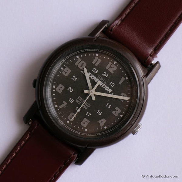 Jahrgang Timex Expedition Indiglo Uhr mit schwarzem Zifferblatt und braunem Riemen