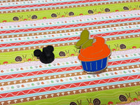 Pin di smalto cupcake per cani sciocco | Collezione per pin Mickey Fun Hidden