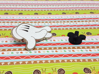 Mickey Mouse Handschild Emaille Pin | Mickey Mouse Linke Hand Disney Stellnadel