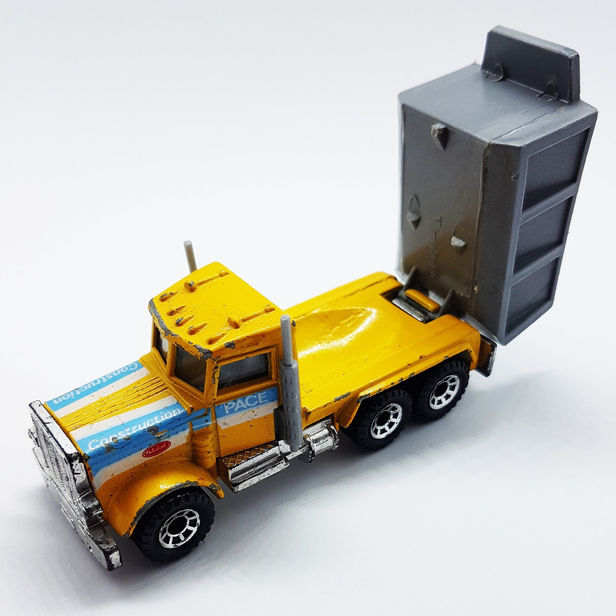 ミニカー pete Item #CAB 1908 White Silver Stripe Peterbilt 359 with 60