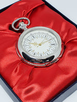 ساعة جيب الفضة ذات النغمة الفضية القديمة | ساعة الجيب المحفورة