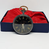Bolsillo de marcado negro reloj con detalles de tono de oro | Relojes de estilo antiguo