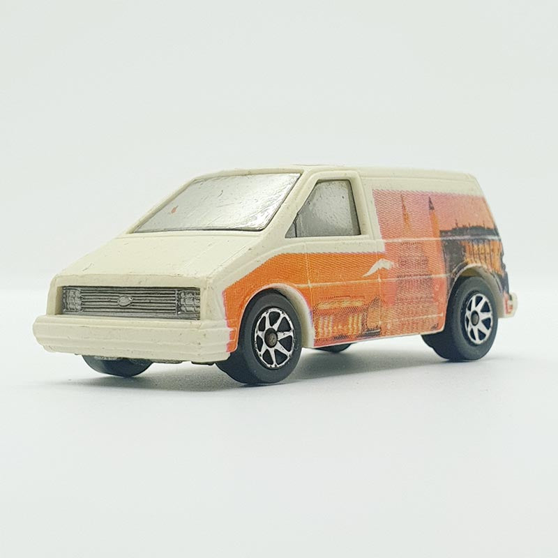 Vintage 1995 White Ford Aerostar Hot Wheels Car | Retro Toy Van