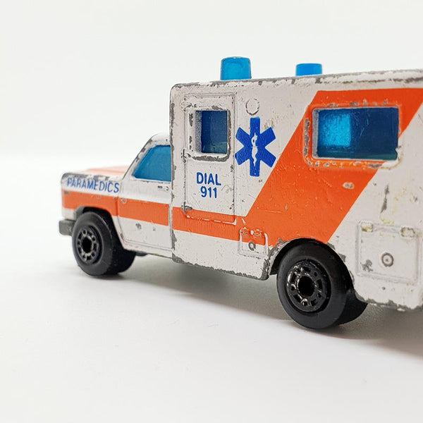Vintage 1977 White Ambulance Matchbox Car Toy Rare Old School Car vintage-1977-white-ambulance-matchbox-car-toy-rare-old-school-car