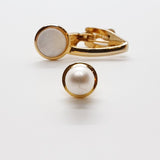 Gemelli rotondi in oro vintage, perno di perle bianchi e clip