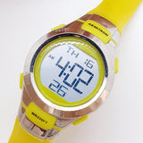 الساعة الرقمية الصفراء القديمة بواسطة Armitron | chronograph راقبها