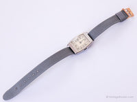 Montre à bracelet vintage des années 40 pour les femmes en excellent état de travail