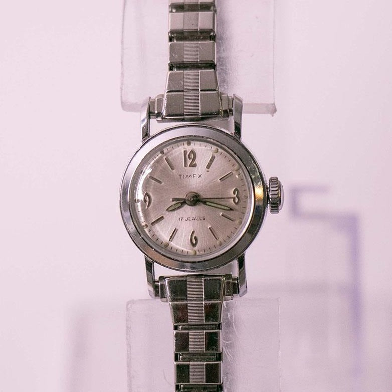 Retro Wind up Mechanical Timex Bracelet Wrist Watch Classic and is Working 17 Jw RARE 1970s Timex Windup Watch for Ladies | Retro Silver-tone  main image 3