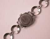 Englische Zifferblätter der 1980er Jahre Timex Uhr Für Frauen mit weißem Zifferblatt
