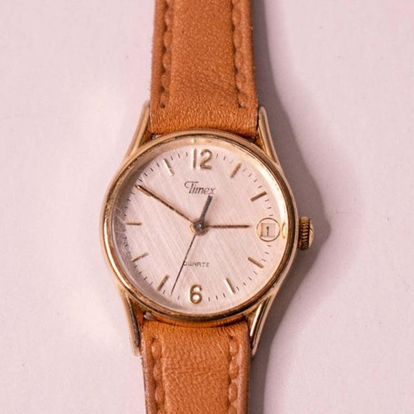 90s Timex سيدات الكوارتز تاريخ ساعة مع حزام من الجلد البني
