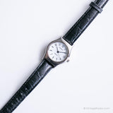 Vintage eleganter Wagen von Timex Uhr | Silberton-Armbanduhr
