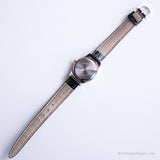 Vintage eleganter Wagen von Timex Uhr | Silberton-Armbanduhr