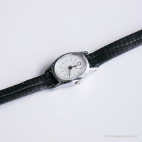 Tono d'argento vintage Timex Guarda per lei | Piccolo orologio da polso da ufficio
